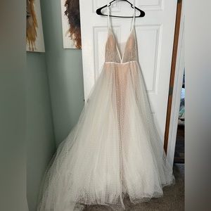 BEAUTIFUL Watters Arbor Wedding Gown Size 12 | Lace, Swiss Dot, Pearls